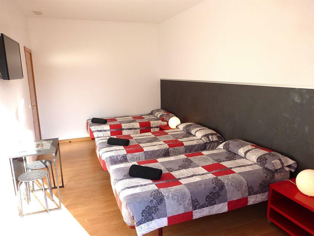 Super Balmes Guest House Барселона Экстерьер фото